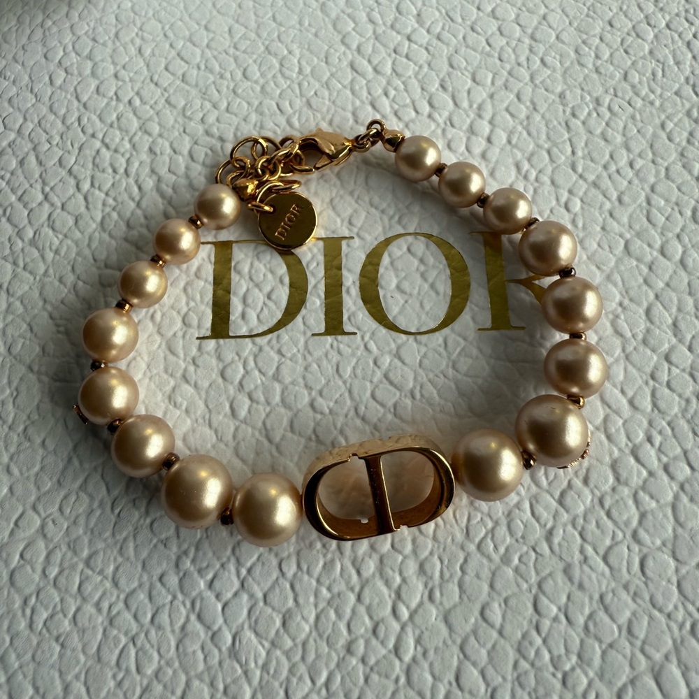Dior 30 Montaigne Rose Gold Pearl Bracelet